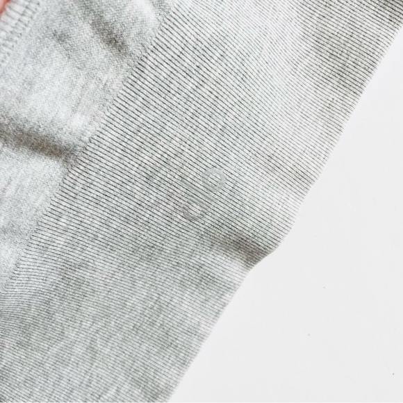 Alo yoga SMALL seamless Delight bralette in grey - Picture 4 of 5